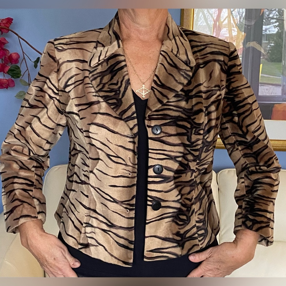 ✨Vintage Canadian Made Animal Print Jacket (L-12)